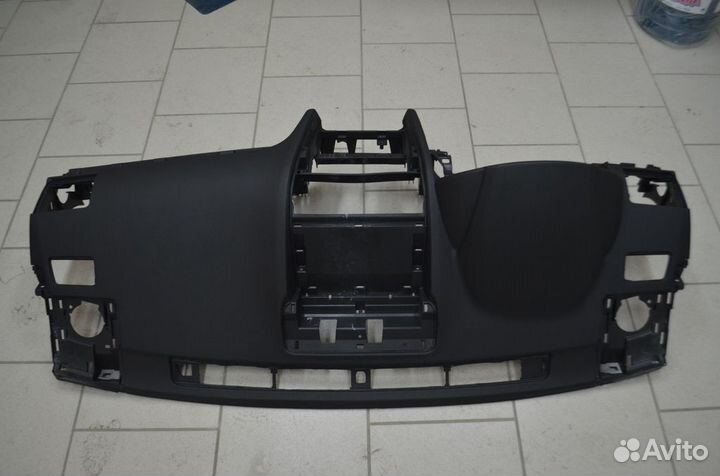 Торпедо панель приборов Субару Форестер