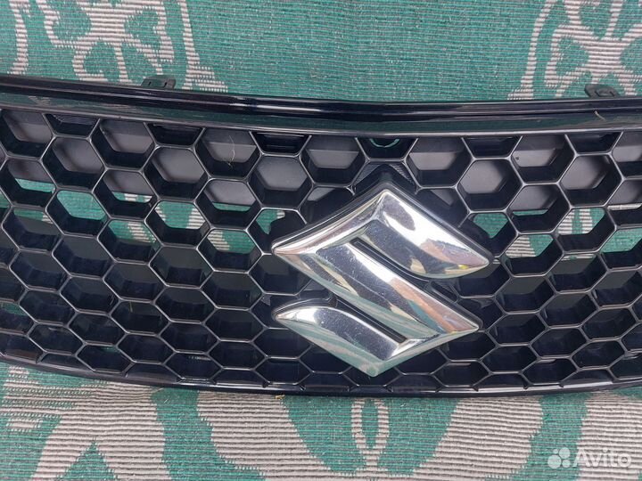 Решётка радиатора Suzuki SX4