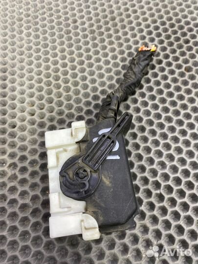 Б/У Фишка блока предохранителей Hyundai Solaris RB