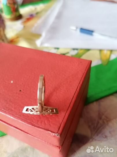 Продам женский перстень-печатку
