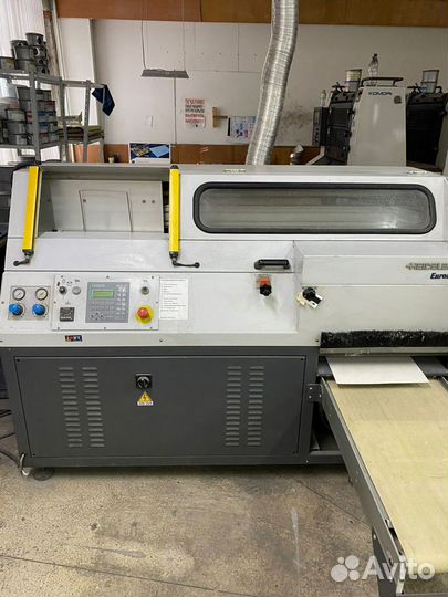 Термоклеевая машина