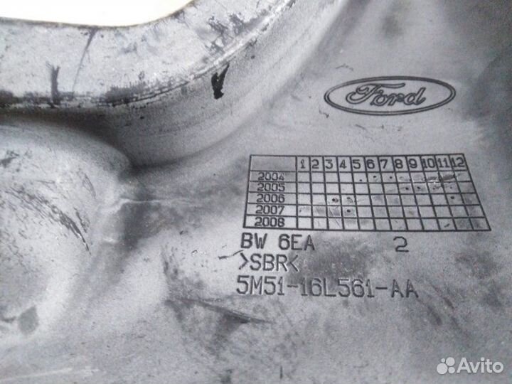 Брызговик передний левый Ford Focus 2004 - 2011