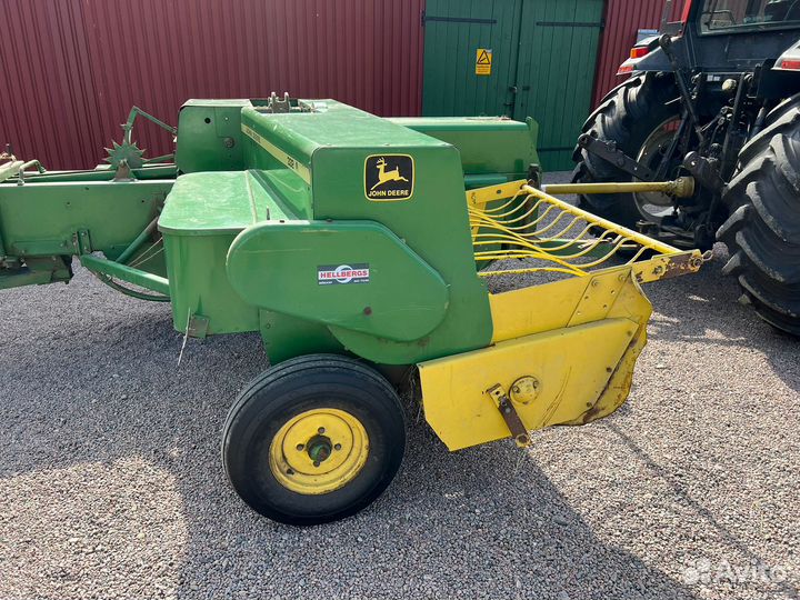 Пресс-подборщик John Deere 332 A, 2010