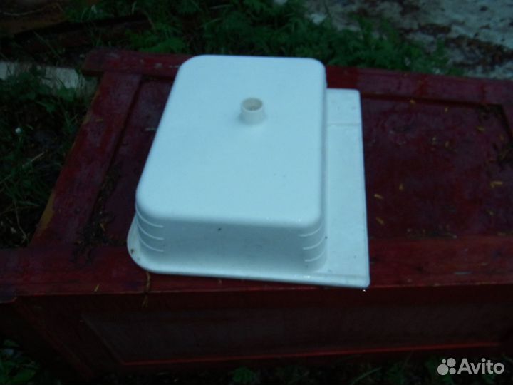 Стенка с раковиной для крепления рукомойника