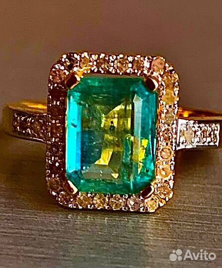 Кольцо с изумрудом и бриллиантами. серебро 925