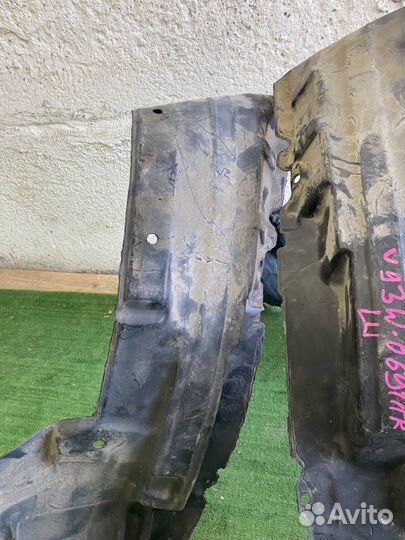 Подкрылки передние Mitsubishi Pajero 4 2010 год