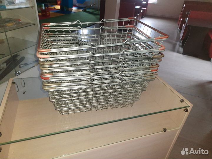 Продам торговое оборудование для магазина
