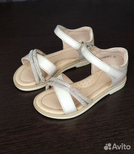 Сандалии для девочки