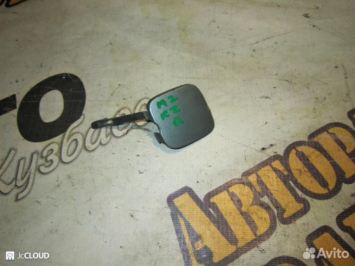 Заглушка буксировочного крюка на renault megane II