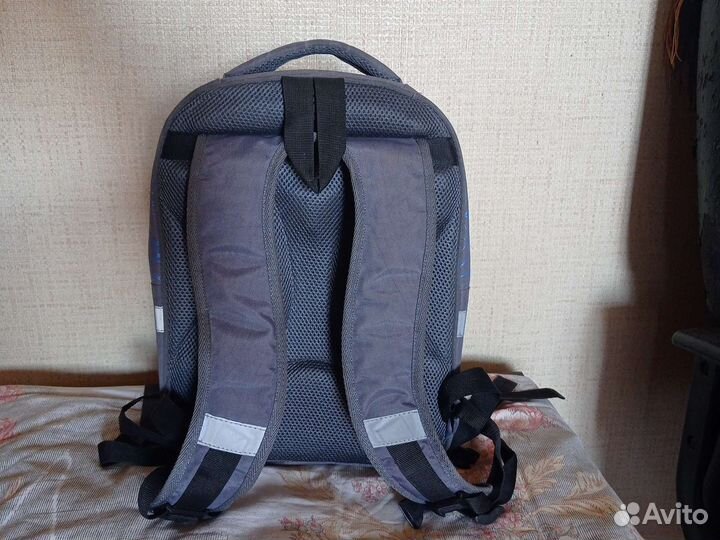 Рюкзак школьный для мальчика 1-4 класс