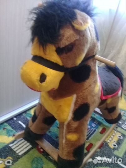 Детская качалка лошадь