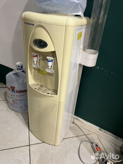 Кулер для воды со шкафчиком, с нагревом