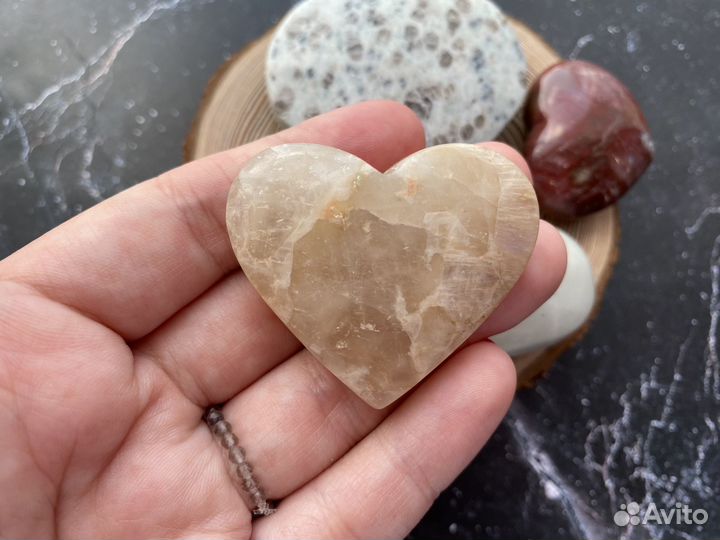 Натуральные камни сердечки