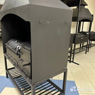 Мангал с крышей, мангальная зона