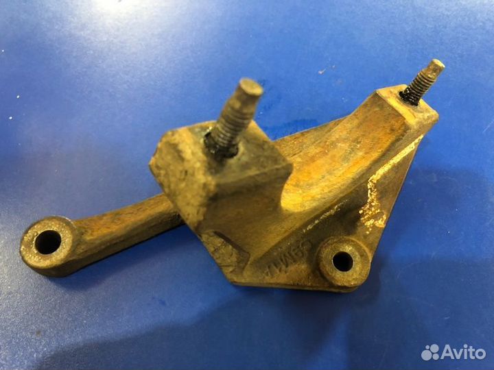 Кронштейн привода Ford Focus 2 седан 1.6 2006