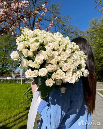 Букет из кустовых роз