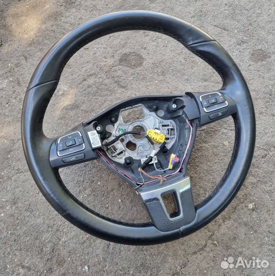 Рулевое колесо Volkswagen Passat B6, CC B7, Tiguan