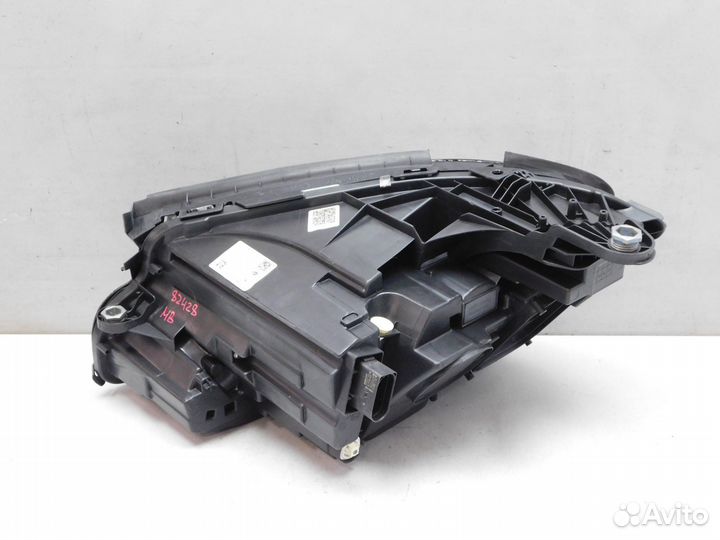 Фара правая Mercedes-Benz E-Class