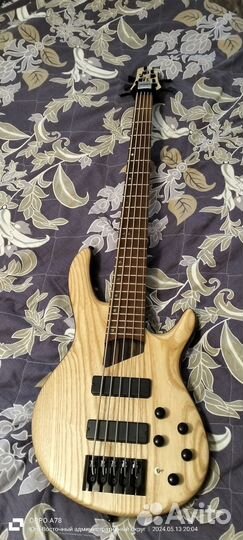Бас гитара cort 5 струн