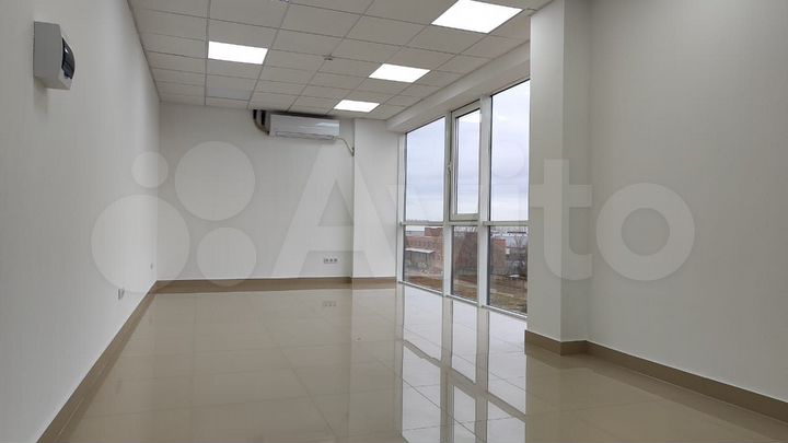 Видовой офис на 3-м этаже с витражами, 51 м2