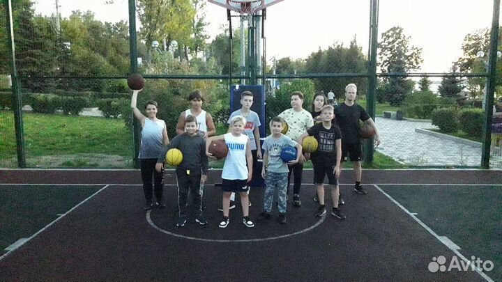 Тренер по баскетболу