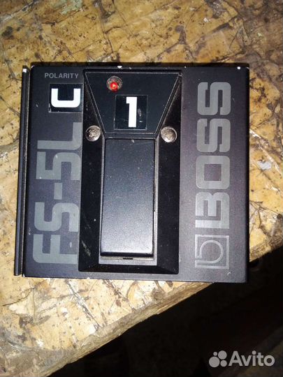 Ножные переключатели, гитарные педали, эффекторы