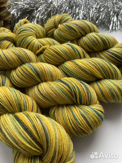 Пряжа ручного окрашивания, носочная пряжа