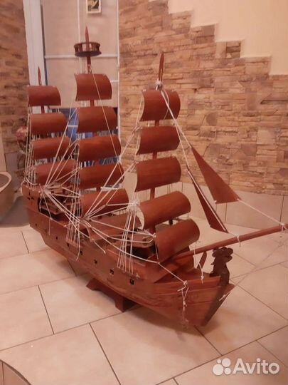 Карабль модель дерево