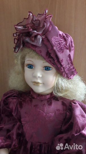Кукла фарфоровая(65 см)