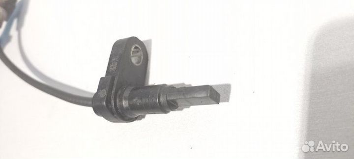 Датчик abs задний левый Toyota Rav 4 Ca 40 2AR-FE