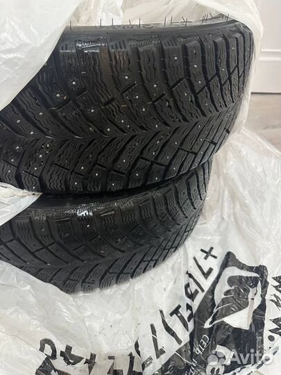 Michelin X-Ice North 4 235/45 R18