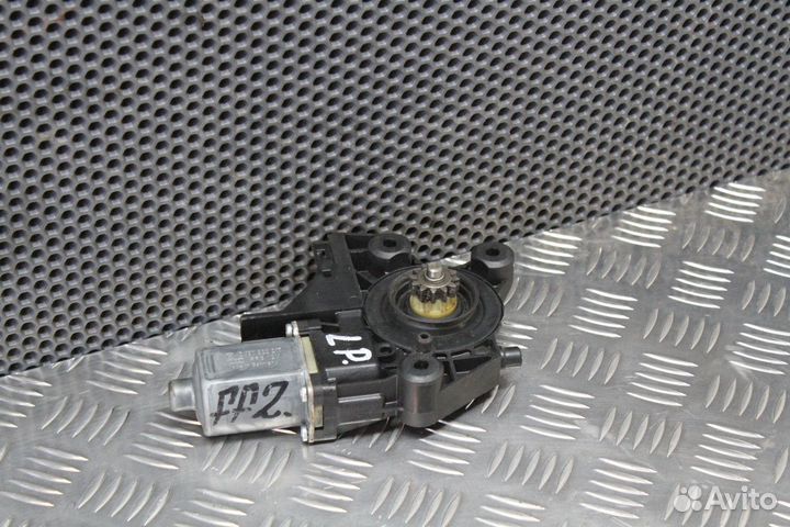 Моторчик стеклоподъемника Ford Focus 2