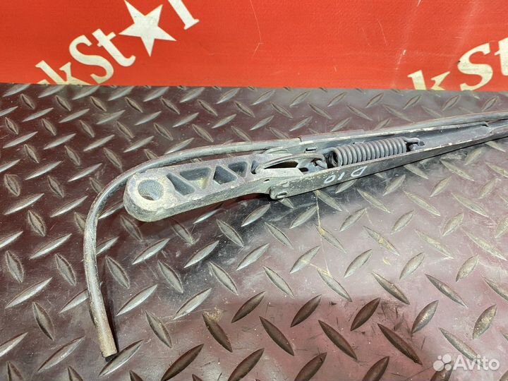 Поводок стеклоочистителя