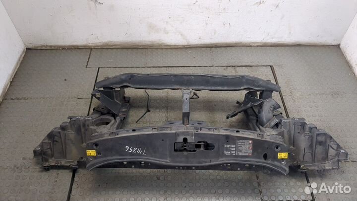 Рамка передняя Volkswagen Touareg, 2006