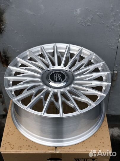 Диски кованые GT Forged R22 на Rolls Royce Wraith