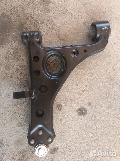 Продаю рычаг передний правый opel mokka новый