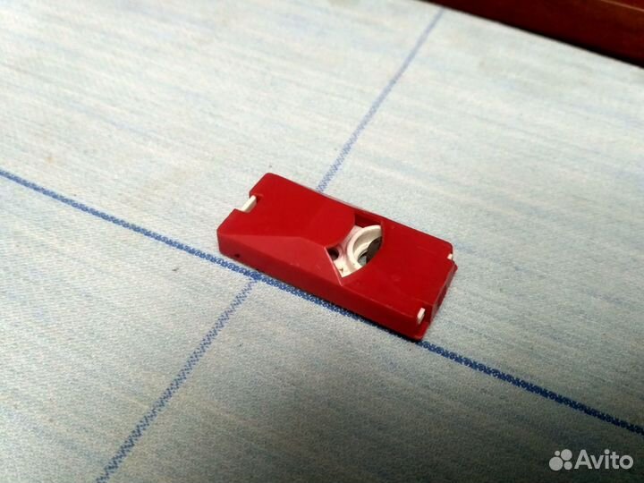 Машинка на магните для игры 