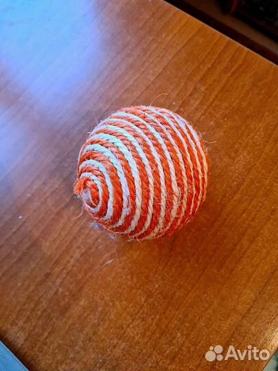 Игрушка мячик-когтеточка для кошек