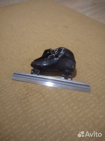 Коньки для шорт трека