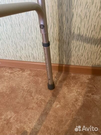 Ходунки для взрослых с колесами