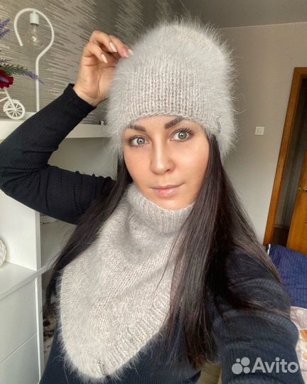 Вязаные шапки, снуды, варежки из ангоры и пуха нор