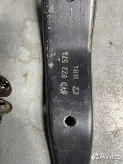 Крепления решетки радиатора Фабия 1