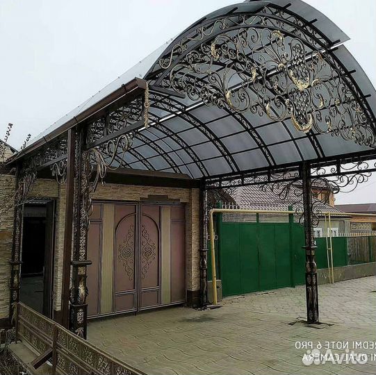 Навес из поликарбоната