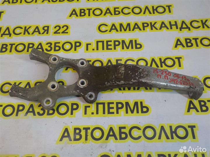 Кулак поворотный передний правый Lexus IS 200/220