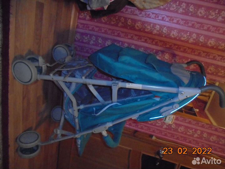 Прогулочная коляска трость