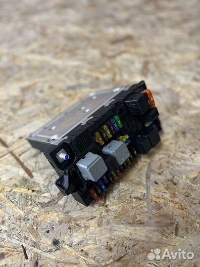 Блок предохранителей подкапотный мерседес w211