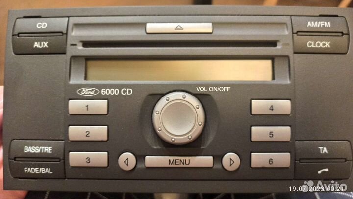 Штатная автомагнитола Ford