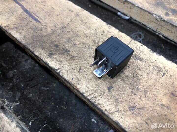 Реле Bmw 5 E60 N52B30 2005