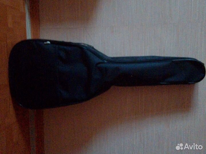 Акустическая гитара шестиструнная