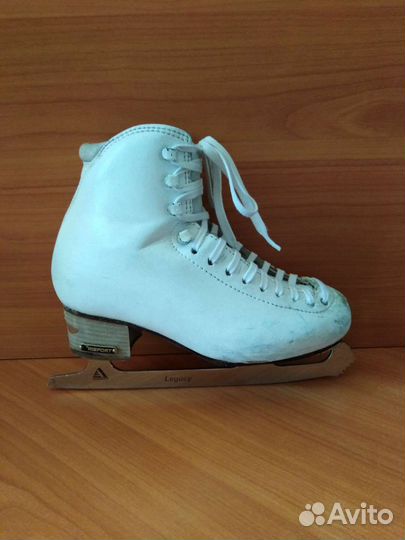 Коньки фигурные